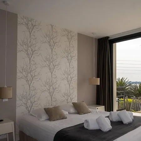 Agapanthes, Facing The Sea, Indoor Pool * Pleumeur-Bodou
